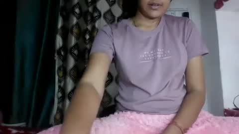 Snapshot of hotnsweetindian chatting on 4, 1, 2025 lola online show from 4, 1, 2025