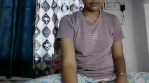 Snapshot of hotnsweetindian chatting on 14, 9, 2025 lola online show from 14, 9, 2025