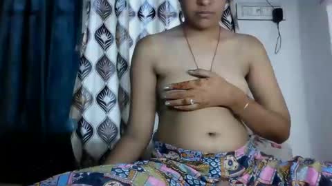 Snapshot of hotnsweetindian chatting on 17, 9, 2025 lola online show from 17, 9, 2025