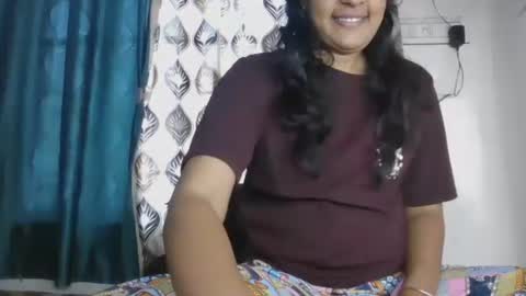 Snapshot of hotnsweetindian chatting on 22, 9, 2025 lola online show from 22, 9, 2025