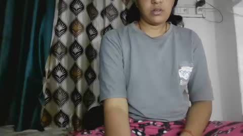 Snapshot of hotnsweetindian chatting on 1, 11, 2025 lola online show from 1, 11, 2025