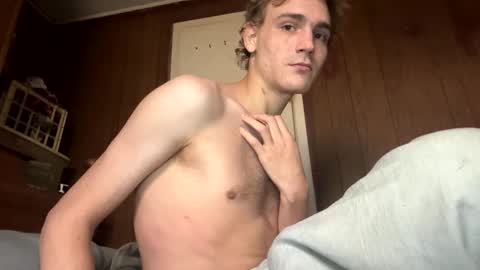 Snapshot of hotsexyricky24 chatting on 3, 1, 2025 HotSexyRicky24 online show from 3, 1, 2025