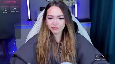 hello Im Eva online show from 10, 11, 2025