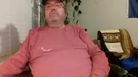 Snapshot of hottop_1981 chatting on 10, 12, 2024 Hottop 1981 online show from 10, 12, 2024