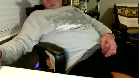 Snapshot of hottop_1981 chatting on 12, 2, 2025 Hottop 1981 online show from 12, 2, 2025