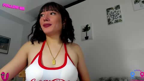 Snapshot of hottycrishinaxx chatting on 4, 3, 2025 crishinahotty online show from 4, 3, 2025