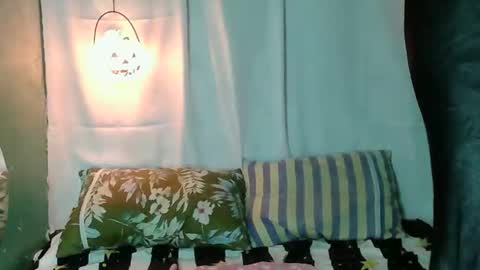 hotwetmommaxxx online show from 28, 10, 2025