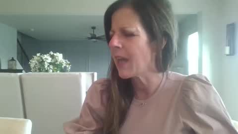 Hotwifehotlife01 online show from 24, 4, 2026