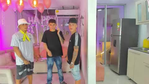 Snapshot of houseofwarrios chatting on 8, 11, 2025 we are Harry Jersi pablo and our mod talco online show from 8, 11, 2025