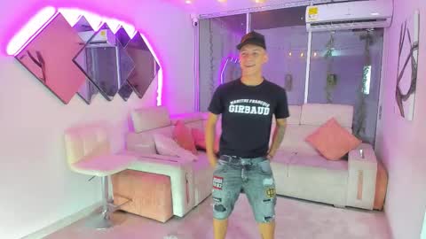 Snapshot of houseofwarrios chatting on 26, 11, 2025 we are Harry Jersi pablo and our mod talco online show from 26, 11, 2025