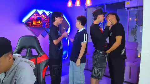 Snapshot of houseofwarrios chatting on 26, 2, 2026 we are Harry Jersi pablo and our mod talco online show from 26, 2, 2026