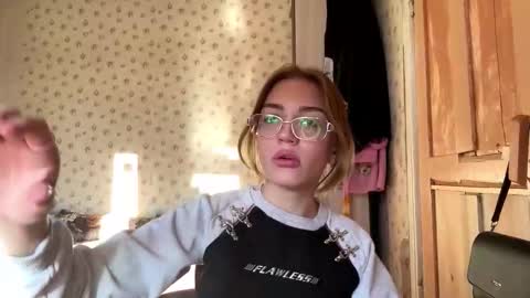 hsiuscherich online show from 17, 11, 2025