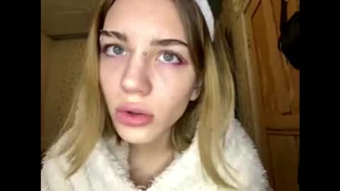 hsiuscherich online show from 3, 12, 2025