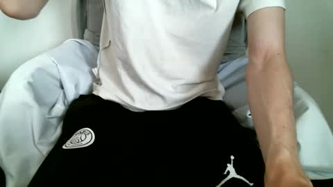 Keanu online show from 9, 10, 2025