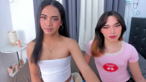 hugecock_pretty123 online show from 27, 5, 2026