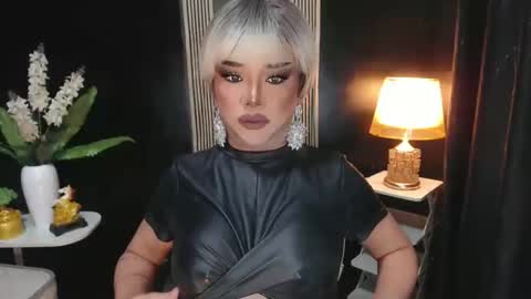 Christine online show from 27, 4, 2026