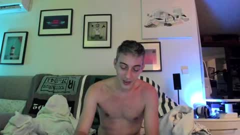 Snapshot of hugolandcam chatting on 1, 12, 2024 Hugo online show from 1, 12, 2024