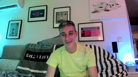 Snapshot of hugolandcam chatting on 4, 12, 2024 Hugo online show from 4, 12, 2024