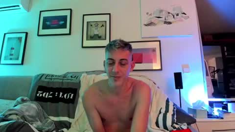 Snapshot of hugolandcam chatting on 6, 12, 2024 Hugo online show from 6, 12, 2024