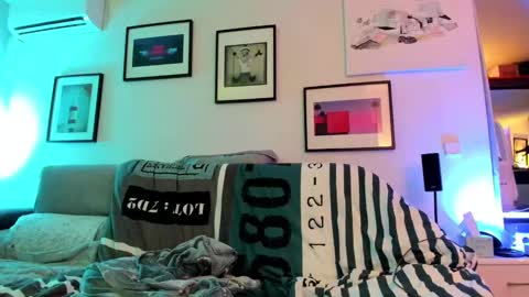 Snapshot of hugolandcam chatting on 7, 12, 2024 Hugo online show from 7, 12, 2024