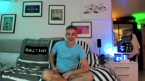 Snapshot of hugolandcam chatting on 7, 12, 2024 Hugo online show from 7, 12, 2024