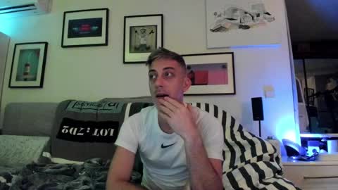 Snapshot of hugolandcam chatting on 8, 12, 2024 Hugo online show from 8, 12, 2024