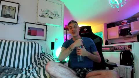 Snapshot of hugolandcam chatting on 16, 12, 2024 Hugo online show from 16, 12, 2024