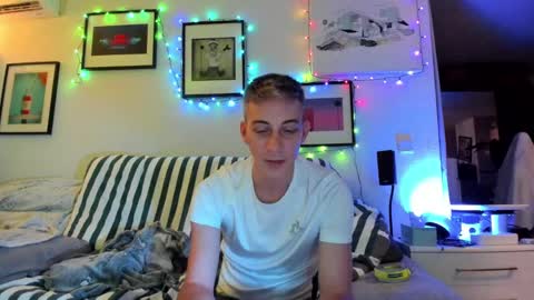 Snapshot of hugolandcam chatting on 17, 12, 2024 Hugo online show from 17, 12, 2024