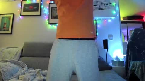 Snapshot of hugolandcam chatting on 20, 12, 2024 Hugo online show from 20, 12, 2024