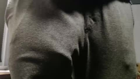 Big uncut cock dripping online show from 13, 11, 2025