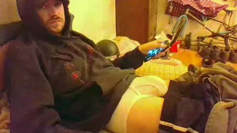 Snapshot of hungsubbb chatting on 13, 10, 2025 Boi online show from 13, 10, 2025