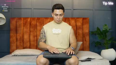 hunk_ryan online show from 12, 3, 2025