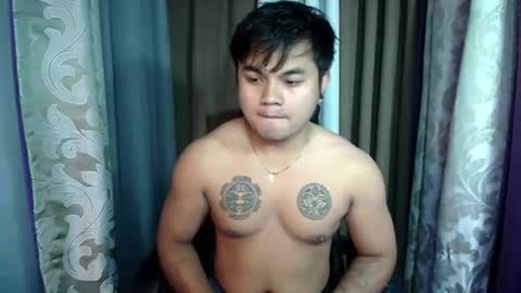 Snapshot of hunkyzeus chatting on 4, 7, 2026 hunkyzeus online show from 4, 7, 2026