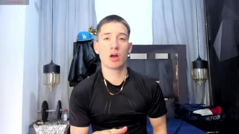 hunterheat_ online show from 17, 4, 2026