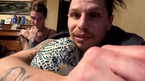 husbandandwife2011 online show from 5, 2, 2025