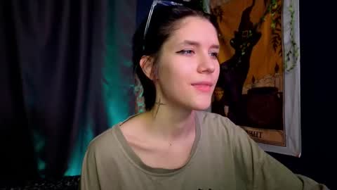 Hyeon Jin online show from 5, 1, 2025