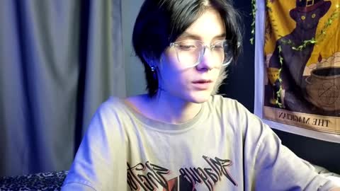 Hyeon Jin online show from 2, 2, 2025