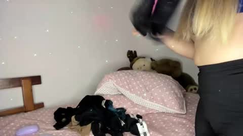 Hyun Joo online show from 6, 2, 2026