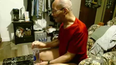 Iam8zee online show from 15, 2, 2026