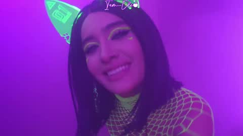       online show from 15, 2, 2025