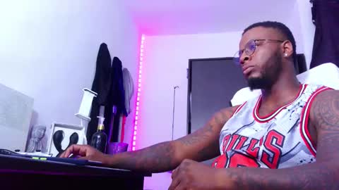 Mr H Independent model online show from 12, 9, 2025