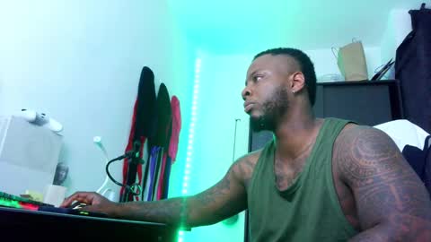 Mr H Independent model online show from 7, 10, 2025