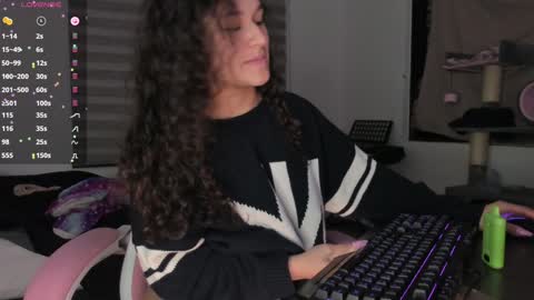 Snapshot of iam_nikki chatting on 2, 1, 2025 On instagram Imm NikkiHelp me reach 100 likes online show from 2, 1, 2025