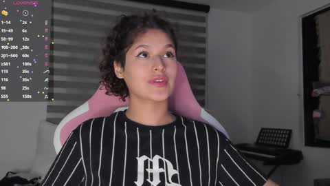 Snapshot of iam_nikki chatting on 8, 1, 2025 On instagram Imm NikkiHelp me reach 100 likes online show from 8, 1, 2025