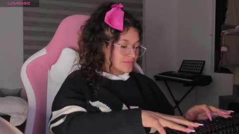 Snapshot of iam_nikki chatting on 9, 1, 2025 On instagram Imm NikkiHelp me reach 100 likes online show from 9, 1, 2025