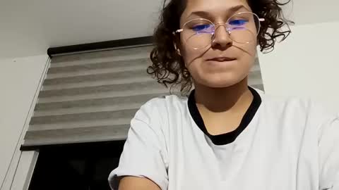 Snapshot of iam_nikki chatting on 13, 2, 2025 On instagram Imm NikkiHelp me reach 100 likes online show from 13, 2, 2025