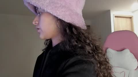 Snapshot of iam_nikki chatting on 3, 3, 2025 On instagram Imm NikkiHelp me reach 100 likes online show from 3, 3, 2025