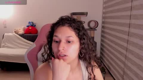 Snapshot of iam_nikki chatting on 19, 10, 2025 On instagram Imm NikkiHelp me reach 100 likes online show from 19, 10, 2025