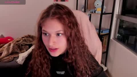 Snapshot of iam_nikki chatting on 29, 4, 2026 On instagram Imm NikkiHelp me reach 100 likes online show from 29, 4, 2026