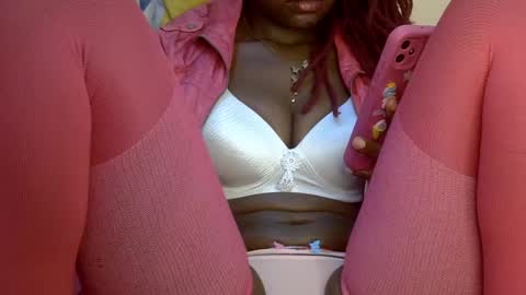 Snapshot of iam_nisa chatting on 14, 7, 2026 iam_nisa online show from 14, 7, 2026